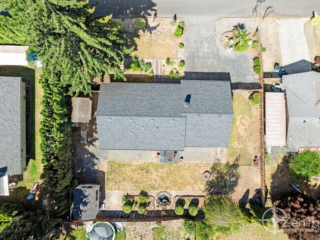 Building Photo - 4213 NE 139th Ave