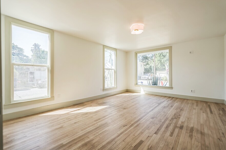Building Photo - 937 Las Juntas St