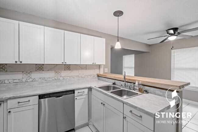 Building Photo - 16 Quail Ridge Cir N