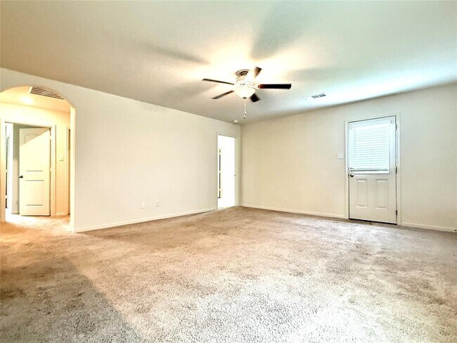 Building Photo - 353 Cres Park Dr