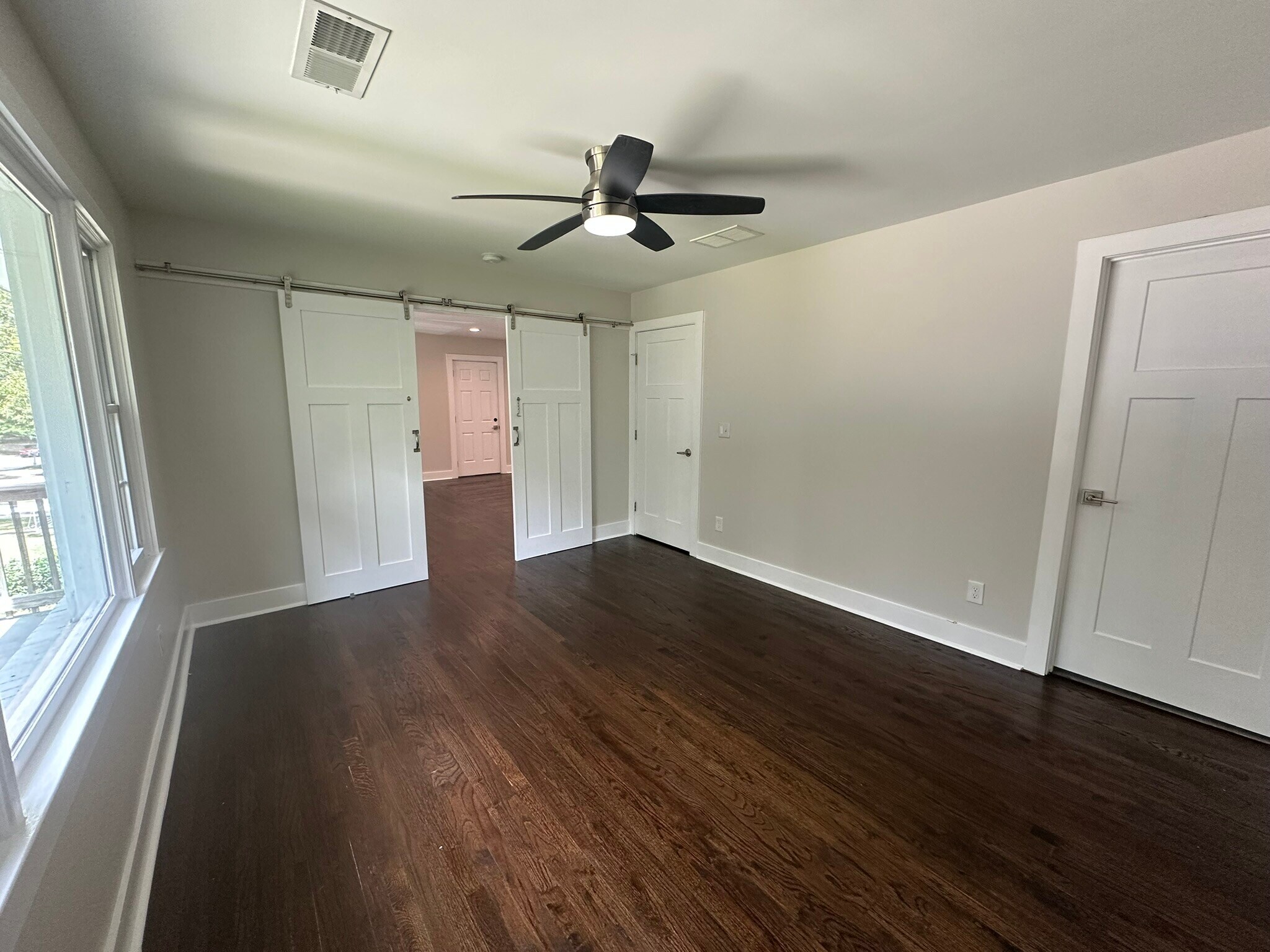 Building Photo - 569 Woods Dr NW