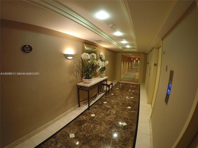 Building Photo - 20185 E Country Club Dr