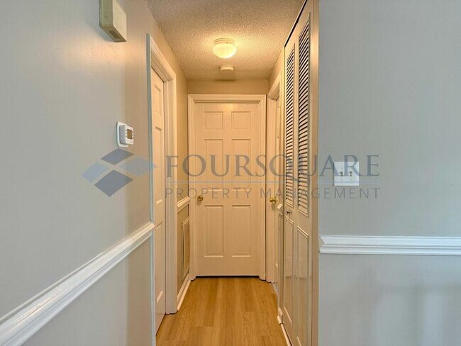 Building Photo - Cozy 4-Bed / 2-Bath Home with Main-Level Bedrooms, Large Backyard & Corner Lot , Near Shelley Lake
