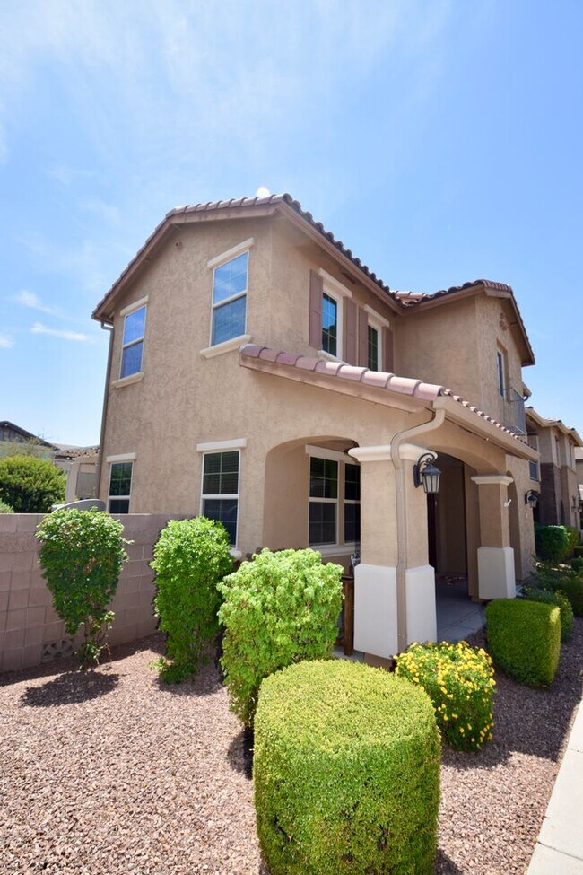 Building Photo - Beautiful 3 bedroom with a loft in Cooley Station!