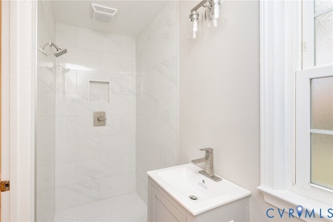 Building Photo - 609 Willomett Ave