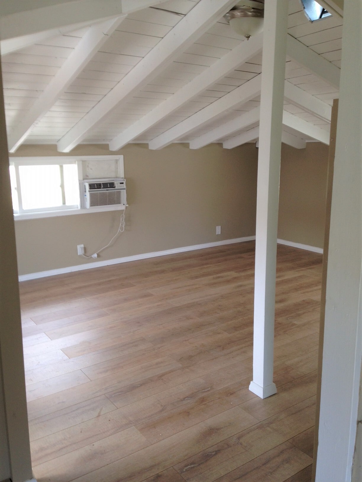 Living room East view - 418 California St