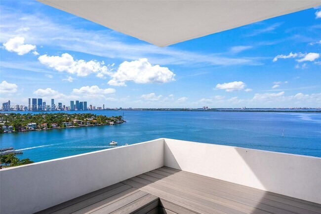 Building Photo - 3 Island Ave