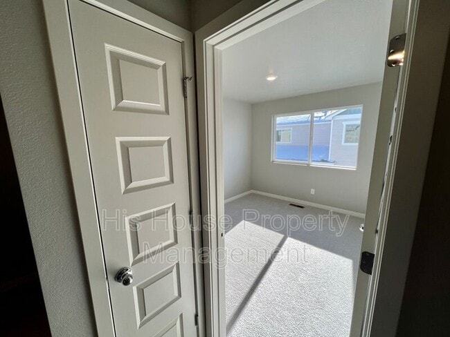 Building Photo - 1353 Reynolds St