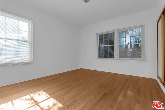 Building Photo - 152 S Kilkea Dr