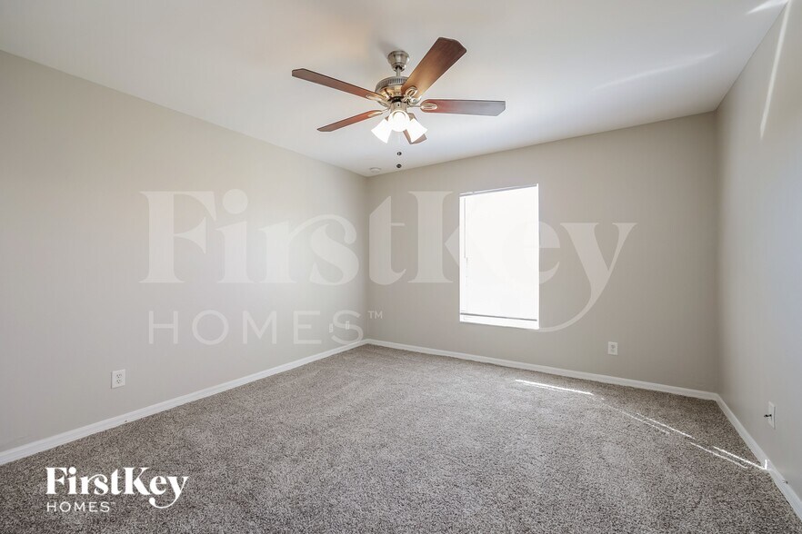 Building Photo - 4026 NE 22nd Ave