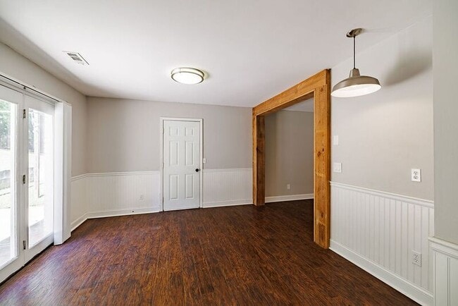 Building Photo - 145 VFW Dr