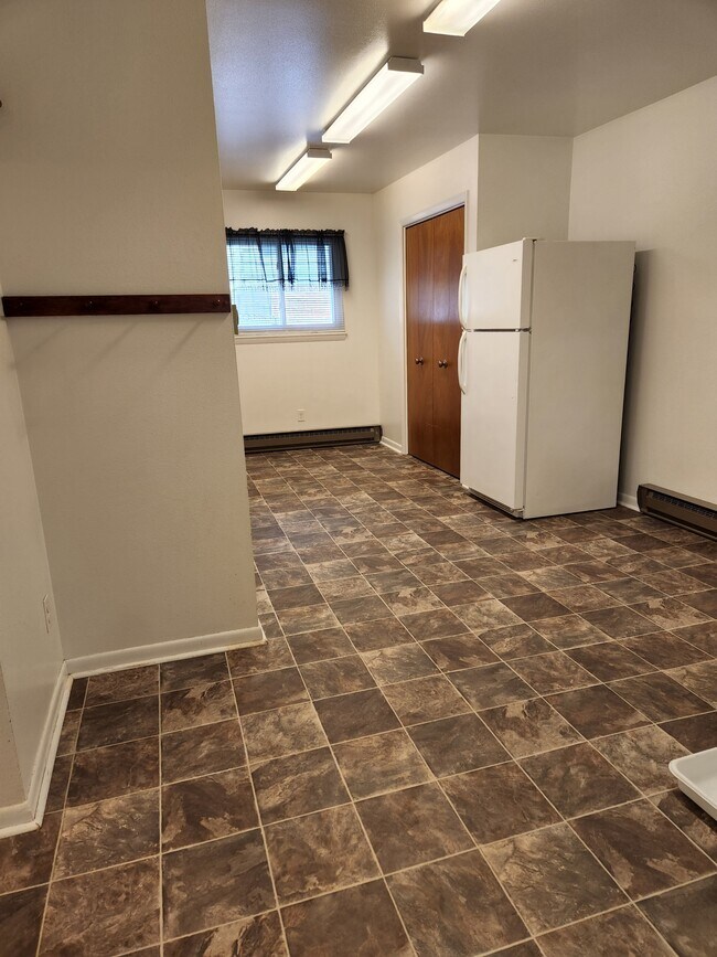 Building Photo - 2410 W 20th Street Rd