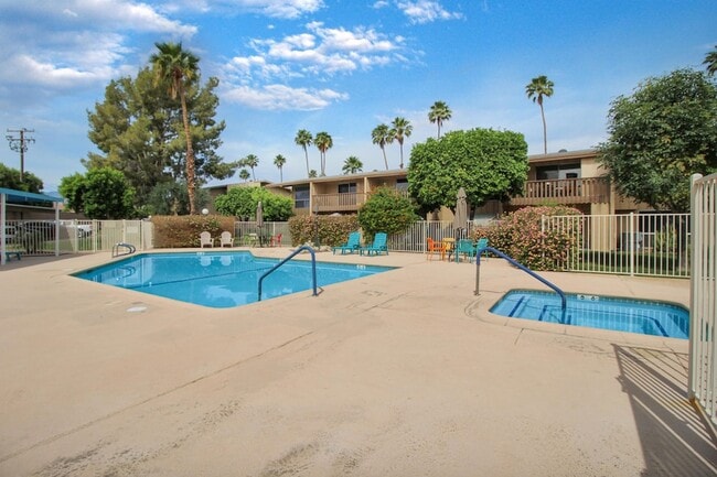 Building Photo - 77845 California Dr