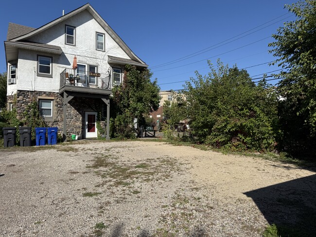 Building Photo - 780 Curfew St