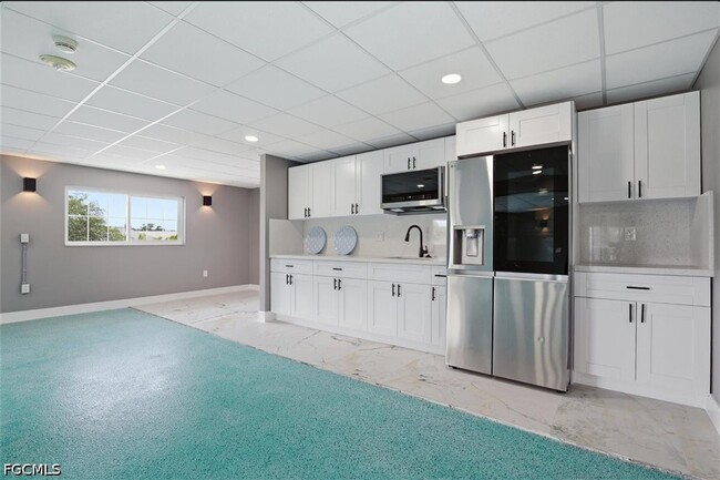 Building Photo - 3704 Broadway