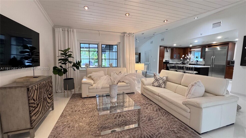 Building Photo - 1332 Van Buren St