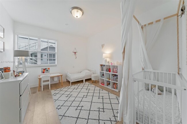 Building Photo - 1457 Meridian Ave