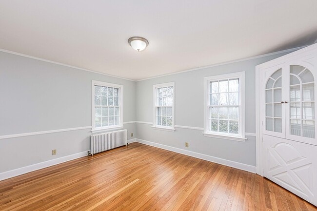 Building Photo - 1670 Hartford Tpke