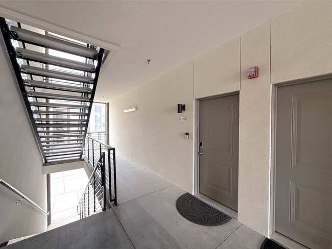 Building Photo - Desert Color Condo 3 bd, 2 bt, 1 Car Garage