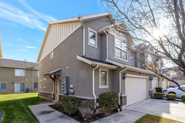 Building Photo - Pet Friendly Townhome w attached 2 car garage