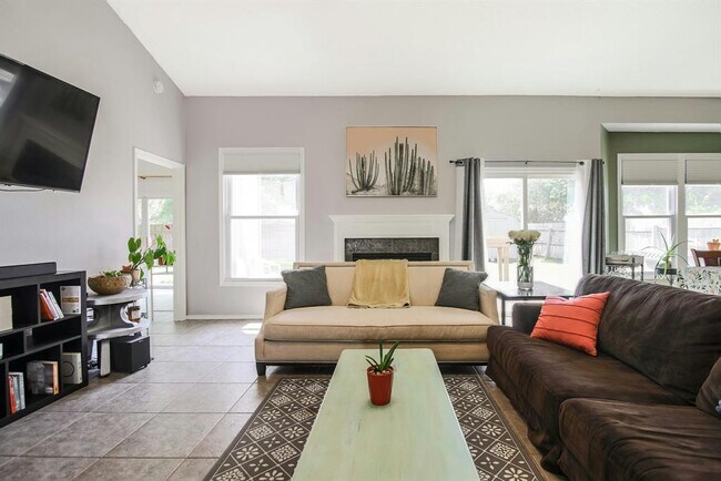 Building Photo - 709 Sapling Cove