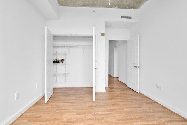 Building Photo - 300 S Australian Ave