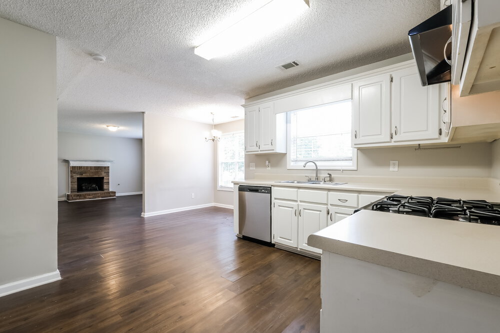 Building Photo - 717 White Dove Dr