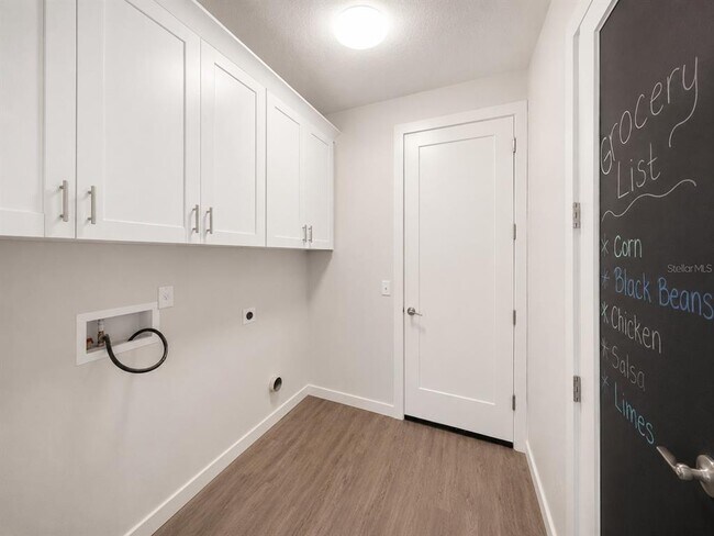 Building Photo - 1823 Meadow Pond Way