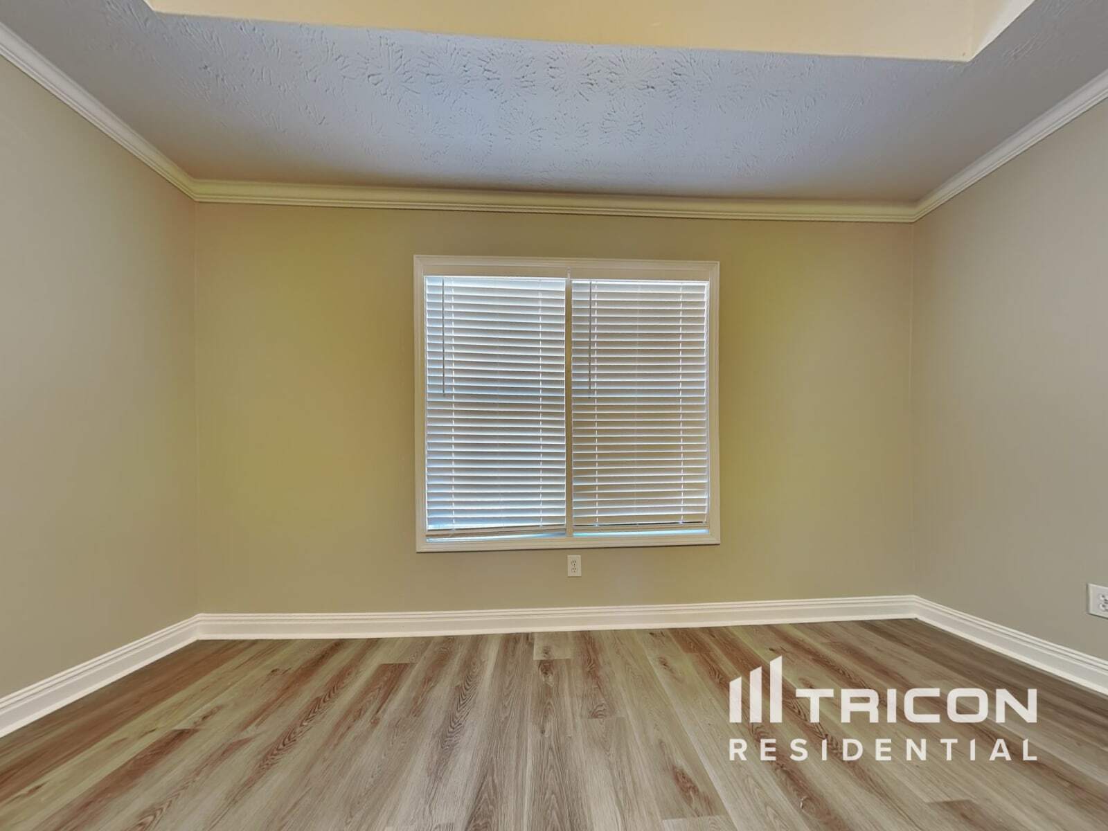 Building Photo - 265 Wisteria Way