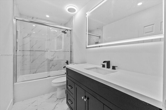 Building Photo - 6120 SW 63rd St