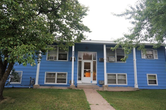 Primary Photo - West View Apts