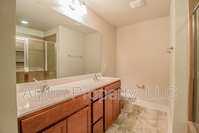 Building Photo - 316 Runion Lake Ct