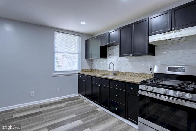 Building Photo - 2506 Lauretta Ave