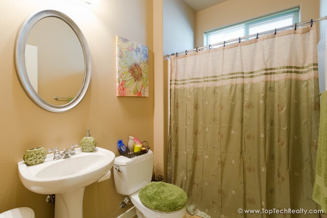 Building Photo - Stunning 3BD | 3BA | Luxury Single Family Home in Orenco | Near Intel & Park | Fenced Yard I Sola...