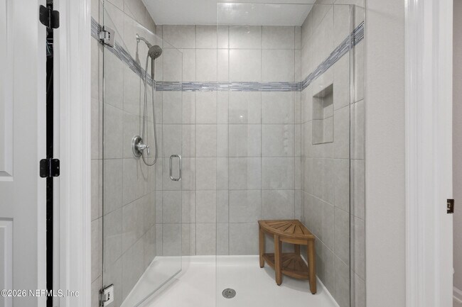Building Photo - 184 Dahlia Falls Dr