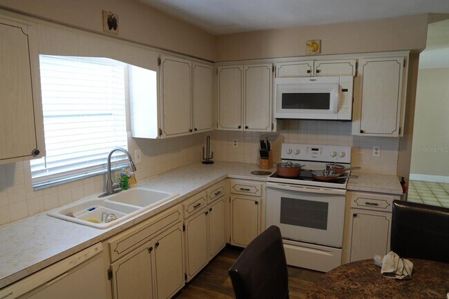 Building Photo - 7530 Judith Crescent