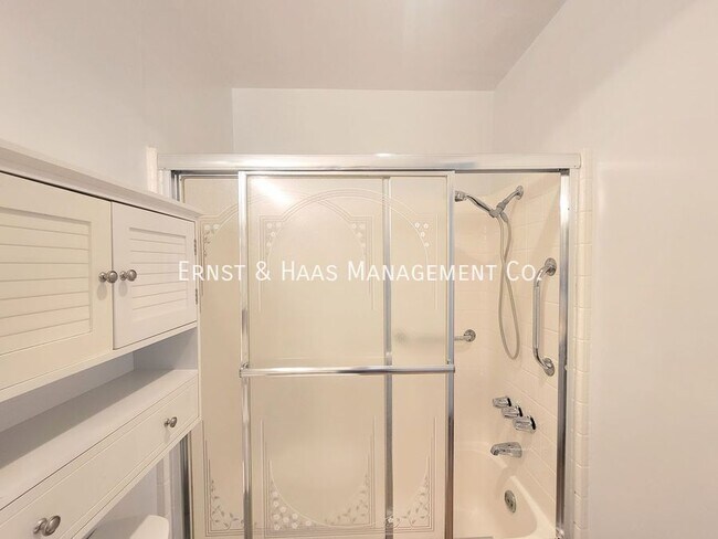 Building Photo - 3565 Linden Ave