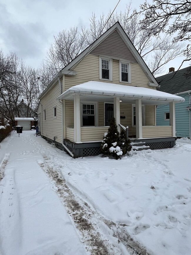 Building Photo - Clark / Fulton Area - Single Family Home -...