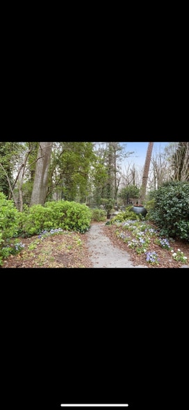Building Photo - 430 Lindbergh Dr NE