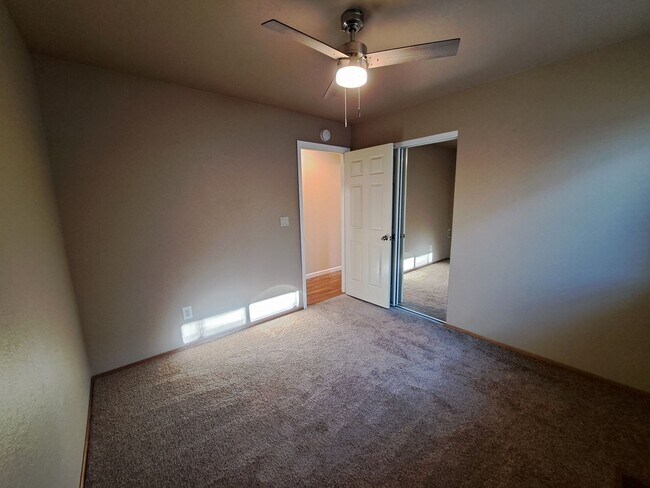 Building Photo - 143 Buttercup Cir