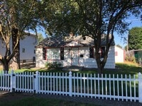 Building Photo - Clean & cozy 2 bedroom 1 bath Rancher comi...