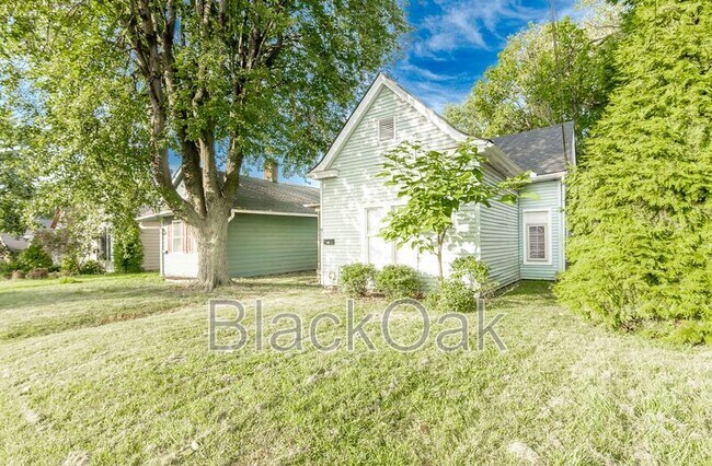 Building Photo - 917 Watt St