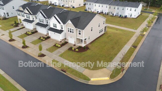 Building Photo - 5000 Arkose Dr
