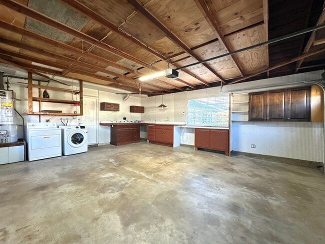 Building Photo - Updated Goleta Home Located in Desirable Santa Barbara Shores