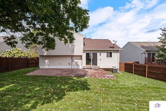 Building Photo - AVAILABLE NOW!