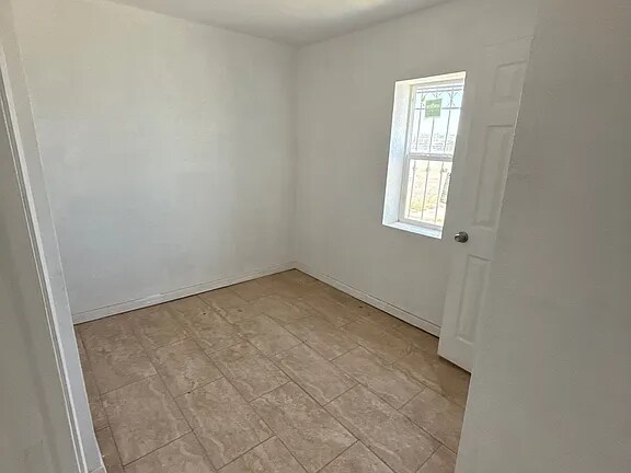 Building Photo - 310 Park St