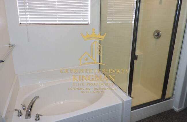 Building Photo - Beautiful 3+2 Split Floor plan home - Near KRMC Hualapai Mountain Campus