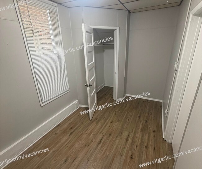 Building Photo - 4856 Magoun Ave