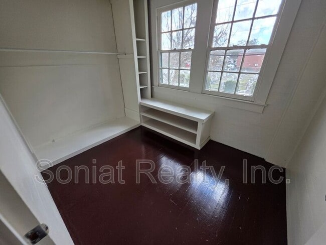 Building Photo - 4917 Iberville St