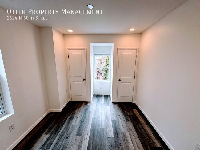 Building Photo - 1624 N 60th St